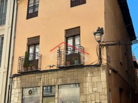 Casa en calle de la Rúa