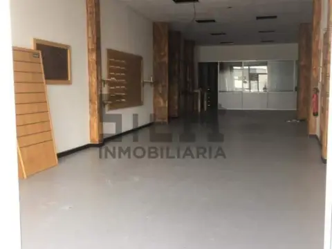 Local comercial en calle de Francisco Lloréns Díaz