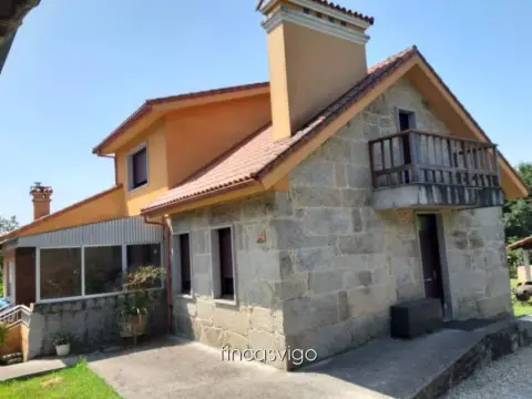 Casa en calle Lugar de Outeiro - Celeiros, nº 17