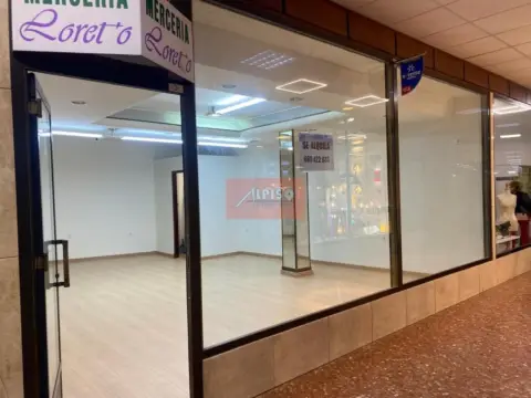 Local comercial en calle de Santo Domingo