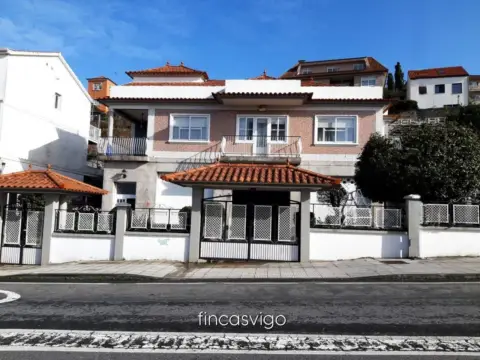 Chalet en calle Avenida Do Aerporto, nº 101