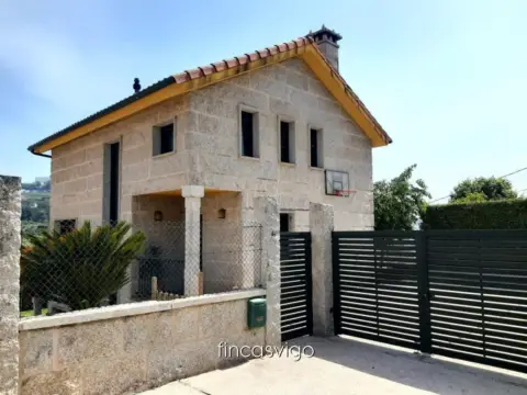 Chalet en calle de Curros