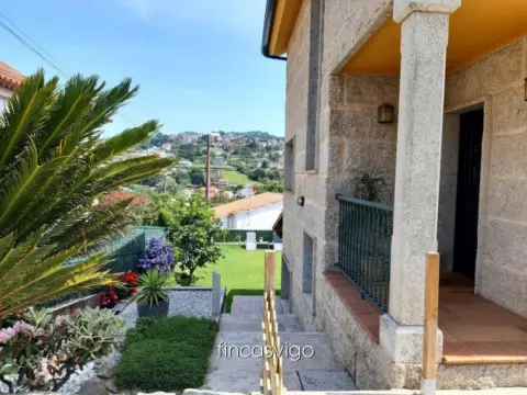 Chalet en calle de Curros