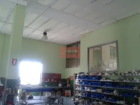 Nave industrial en calle Esquina Alameda