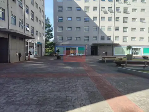 Local comercial en calle Plaza 200