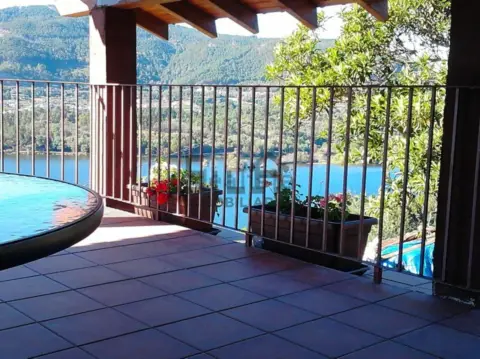Chalet en Castrelo de Miño