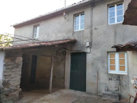 Casa en calle Lugar Sangorzo