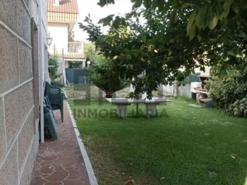 Chalet en San Cibrao Das Viñas