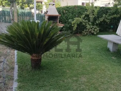 Chalet en San Cibrao Das Viñas