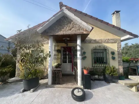 Chalet en calle Lg. Sartédigos