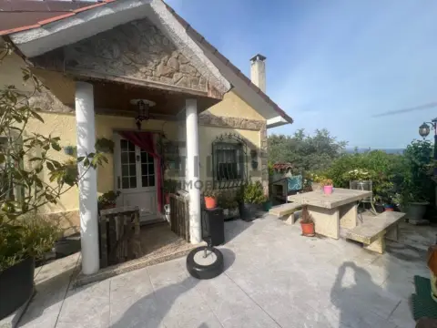 Chalet en calle Lg. Sartédigos