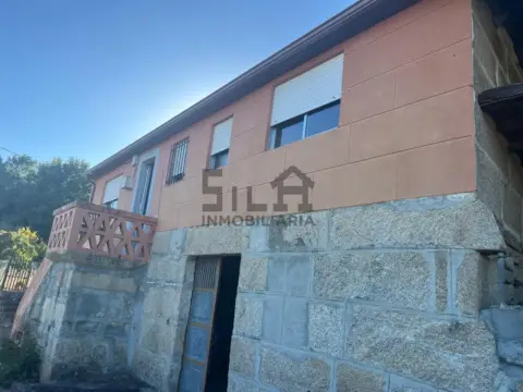 Casa en calle Lg. Listanco