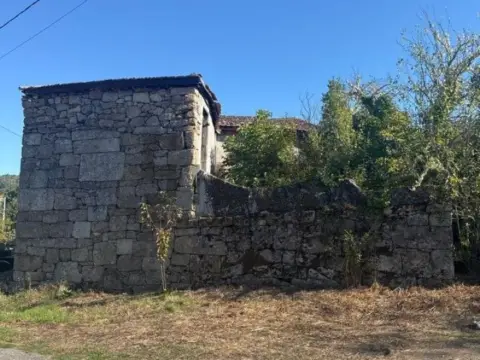Casa en calle Lg. Cenlle