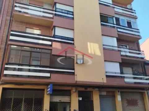 Piso en calle Doña Urraca