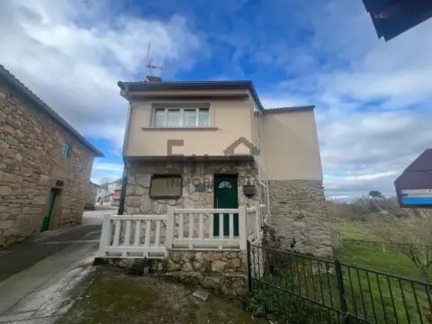 Casa en calle Parada de Sil