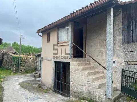 Casa en Amoeiro