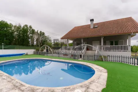 Chalet en calle Lg. Taboadela