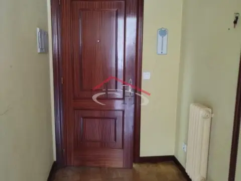 Piso en calle de Santiago Apóstol