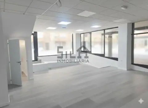 Oficina en calle Salvador Dalí