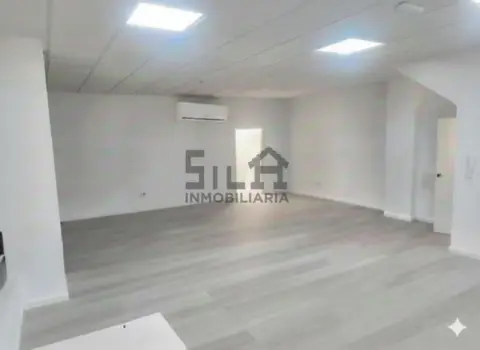 Oficina en calle Salvador Dalí