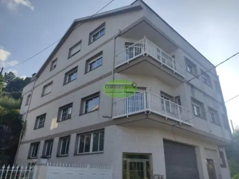 Edificio en Maside