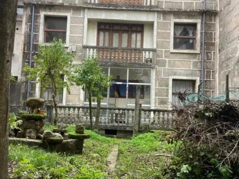Edificio en Carballiño (O)