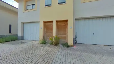 Casa adosada en calle de Santa María