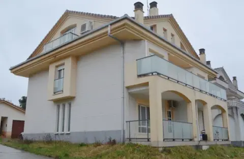 Casa adosada en calle de Santa María