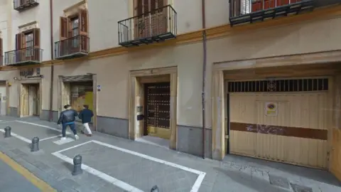 Local comercial en calle Pavaneras
