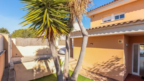 Casa en Carrer de Montserrat Roig