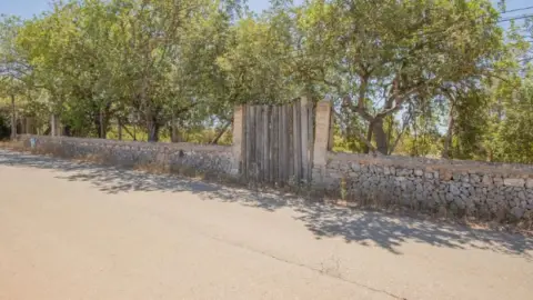 Chalet en calle 4 - Parcelas 485 y 52 (Terrades)