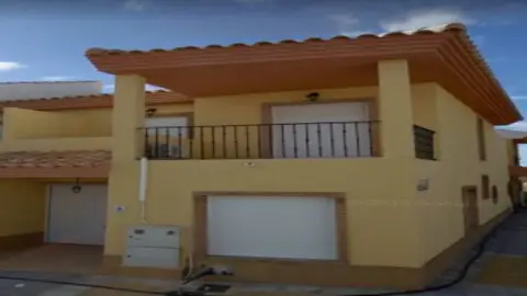 Casa adosada en calle Juan de Cobato