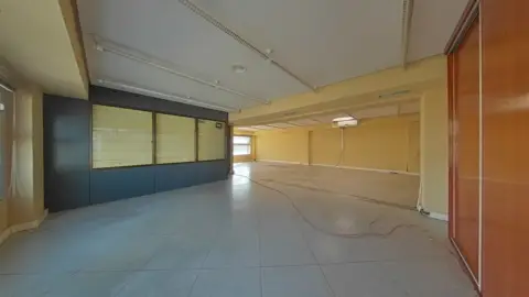 Local comercial en Avenida Via Complutense