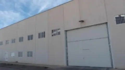 Nave industrial en Avenida Caritas Española