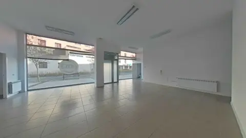 Local comercial en calle de Miren Martínez Saéz del Burgo