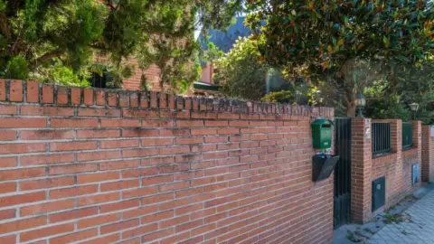 Casa adosada en Avenida Rafael Villa 5B