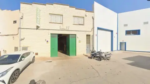 Nave industrial en calle del Río Millares