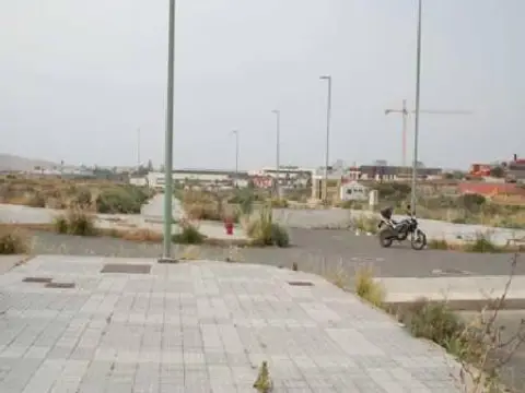 Terreno en calle Juan Gutemberg