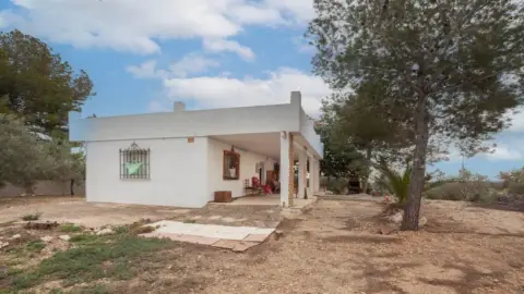 Casa en Avenida calle Cañada del Fraile Uno