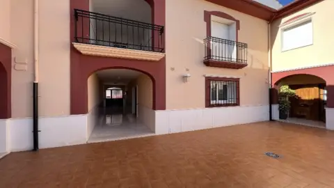 Casa adosada en calle del Topacio