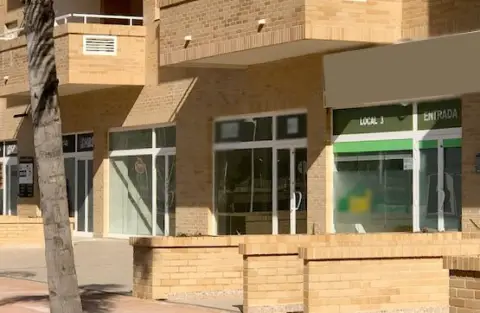 Local comercial en calle Maria Zambrano