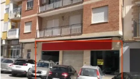 Commercial space in calle de Ramón y Cajal, 10