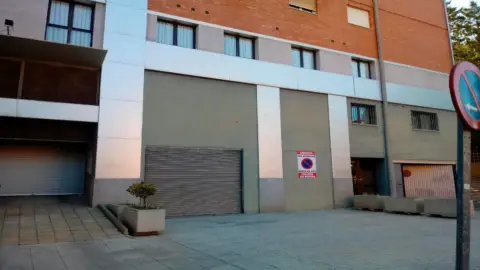 Local comercial en calle de Jaca, 8