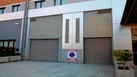 Local comercial en calle de Jaca, 8