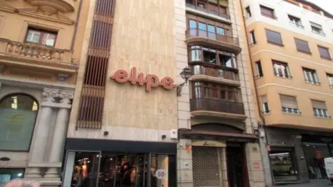 Local comercial en Avenida Tomas Nougues, nº 12