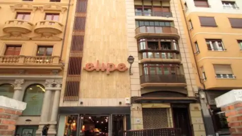 Local comercial en Avenida Tomas Nougues, nº 12