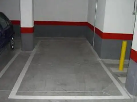 Garaje en calle de Julio Romero de Torres