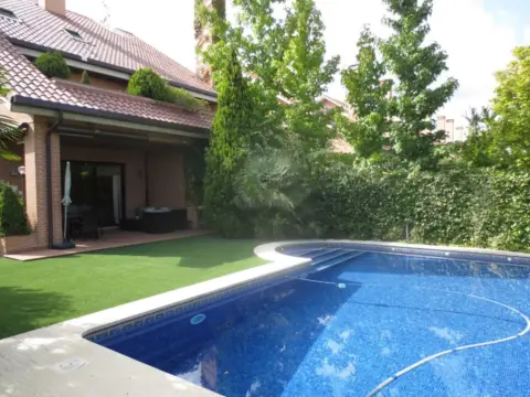 Chalet en calle de Hoces de la Hermida