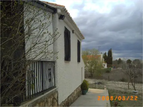 Chalet en Villar de Cañas