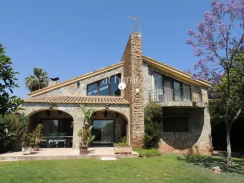 Finca rústica en Los Monasterios-Alfinach